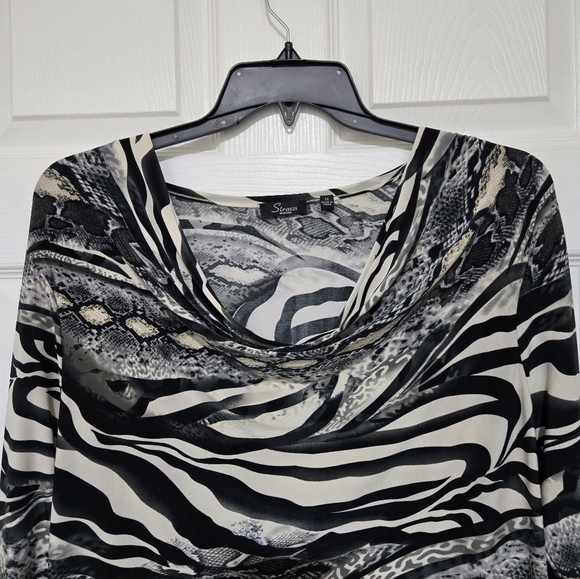 STRAZZI Animal Print Blouse Women's Size 1X Silky Lightweight 3/4 Sleeve - Picture 2 of 13